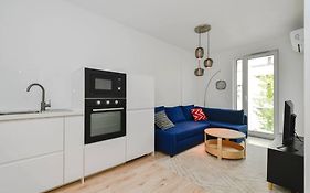 New Modern Apartment In City Center